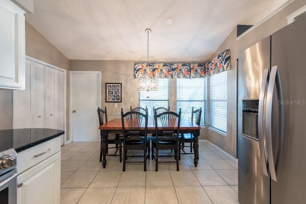For Sale: $375,000 (3 beds, 2 baths, 1464 Square Feet)