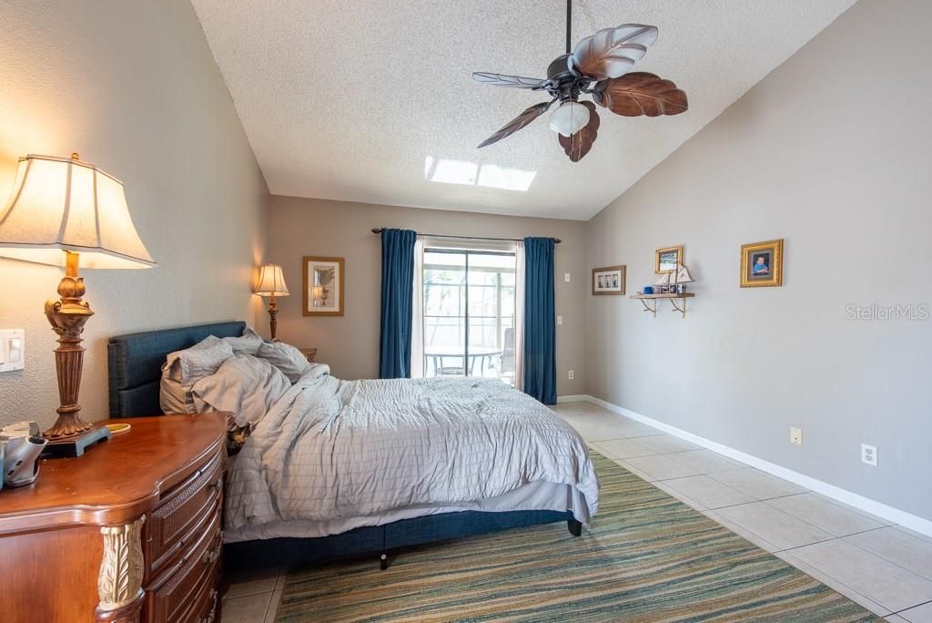 For Sale: $375,000 (3 beds, 2 baths, 1464 Square Feet)