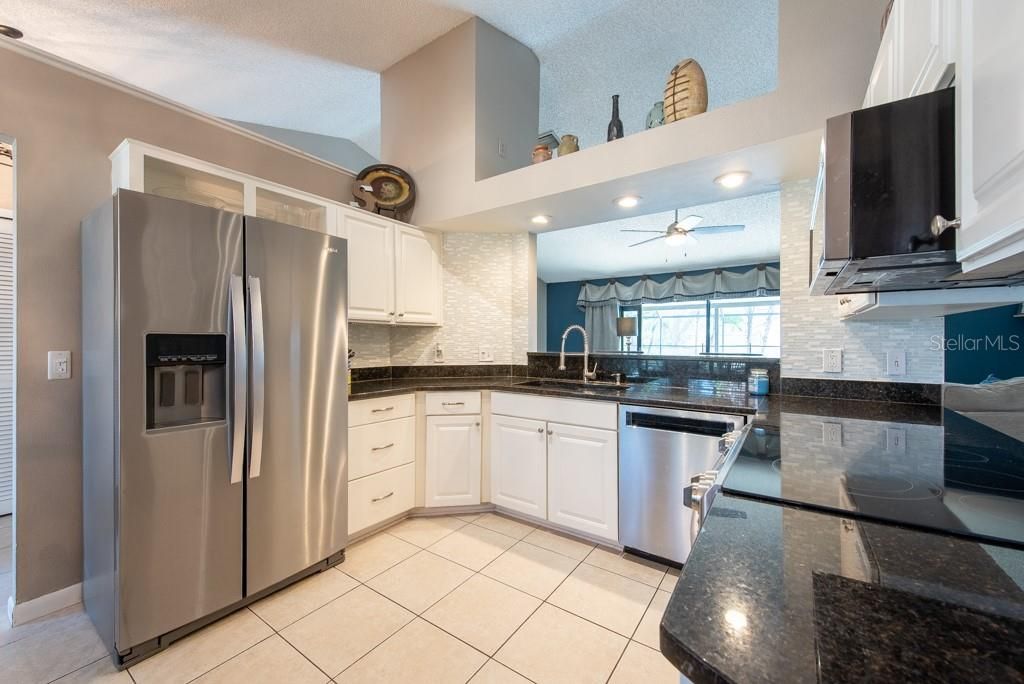 For Sale: $375,000 (3 beds, 2 baths, 1464 Square Feet)
