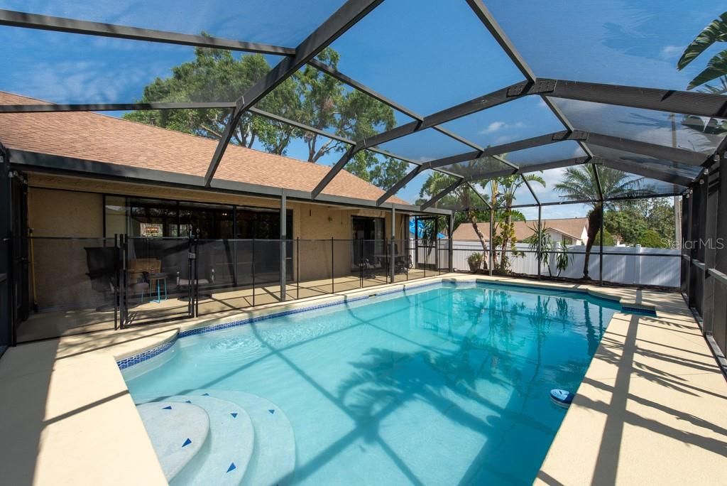 For Sale: $375,000 (3 beds, 2 baths, 1464 Square Feet)