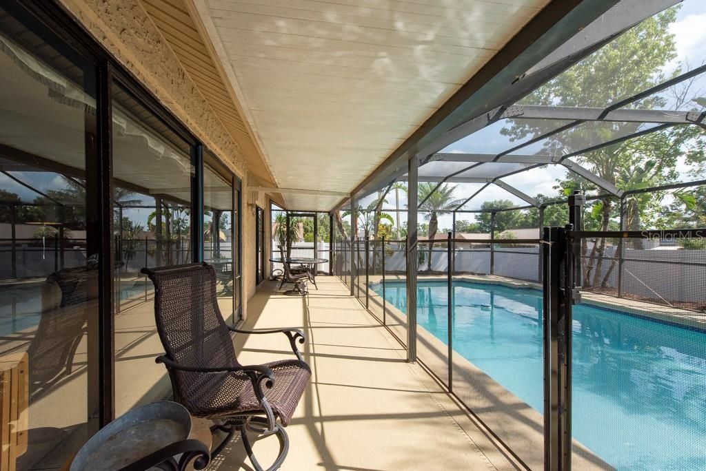 For Sale: $375,000 (3 beds, 2 baths, 1464 Square Feet)