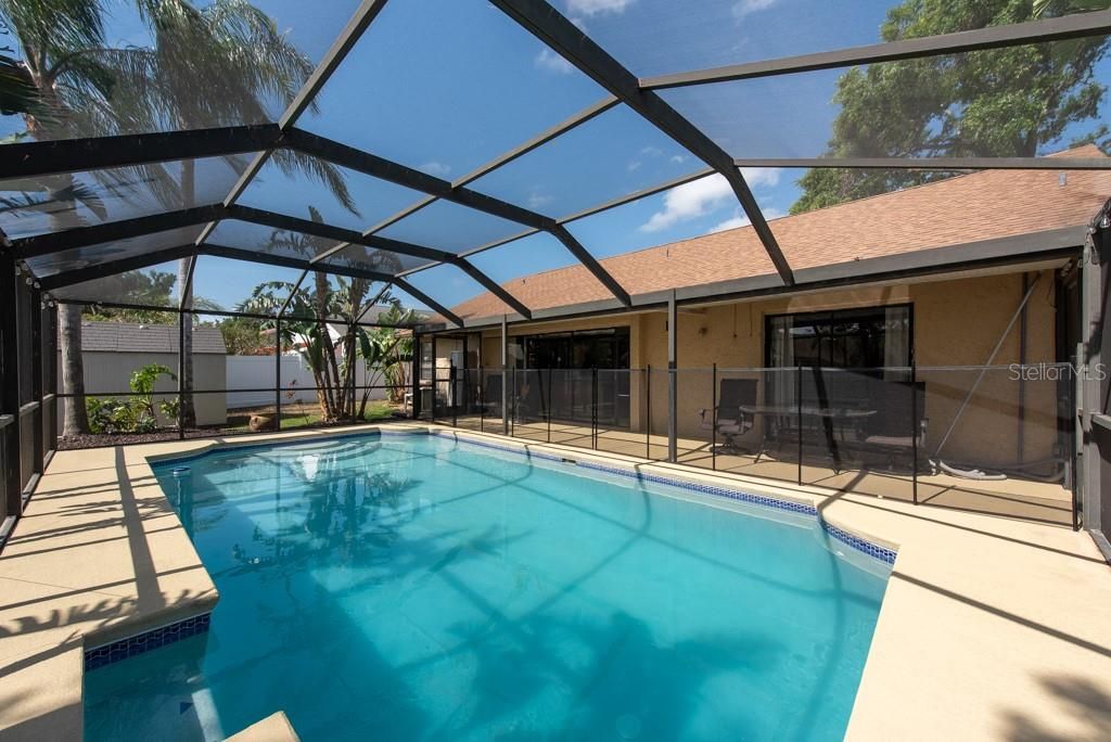 For Sale: $375,000 (3 beds, 2 baths, 1464 Square Feet)