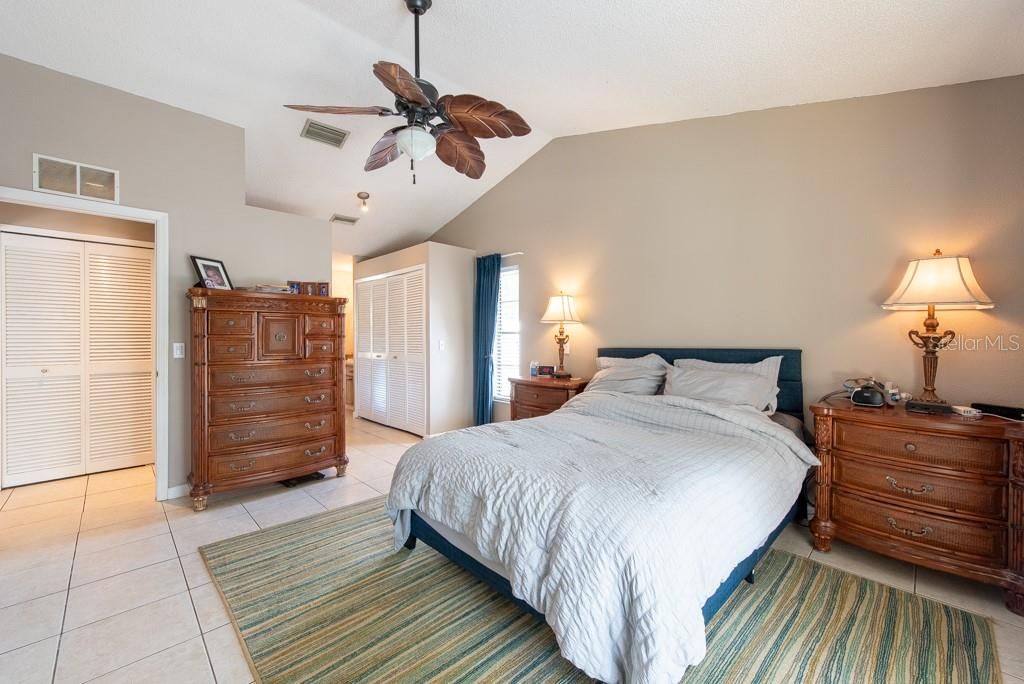 For Sale: $375,000 (3 beds, 2 baths, 1464 Square Feet)