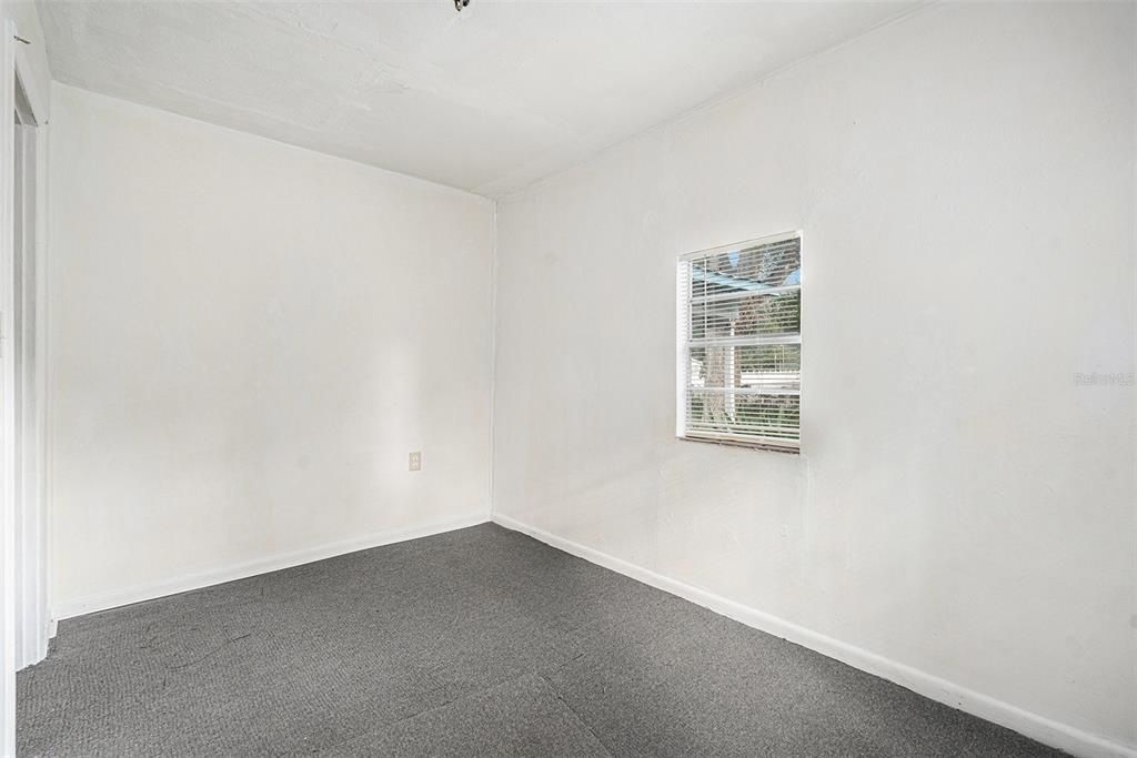 Active With Contract: $99,000 (3 beds, 1 baths, 816 Square Feet)