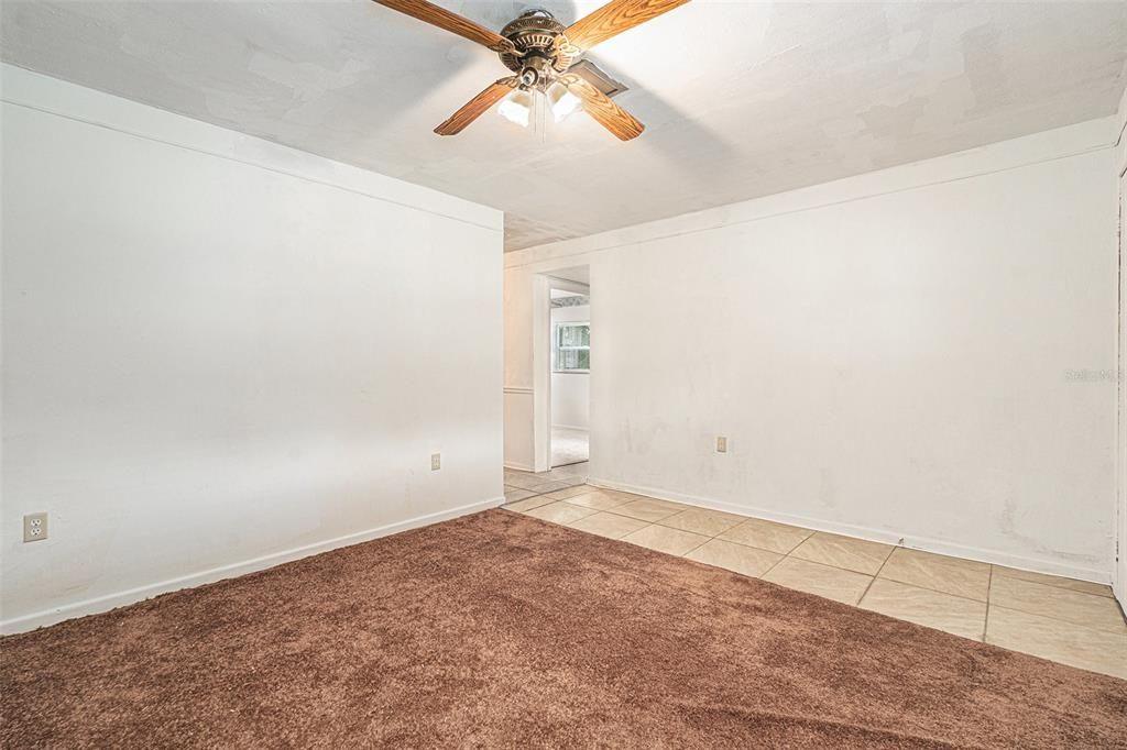 Active With Contract: $99,000 (3 beds, 1 baths, 816 Square Feet)