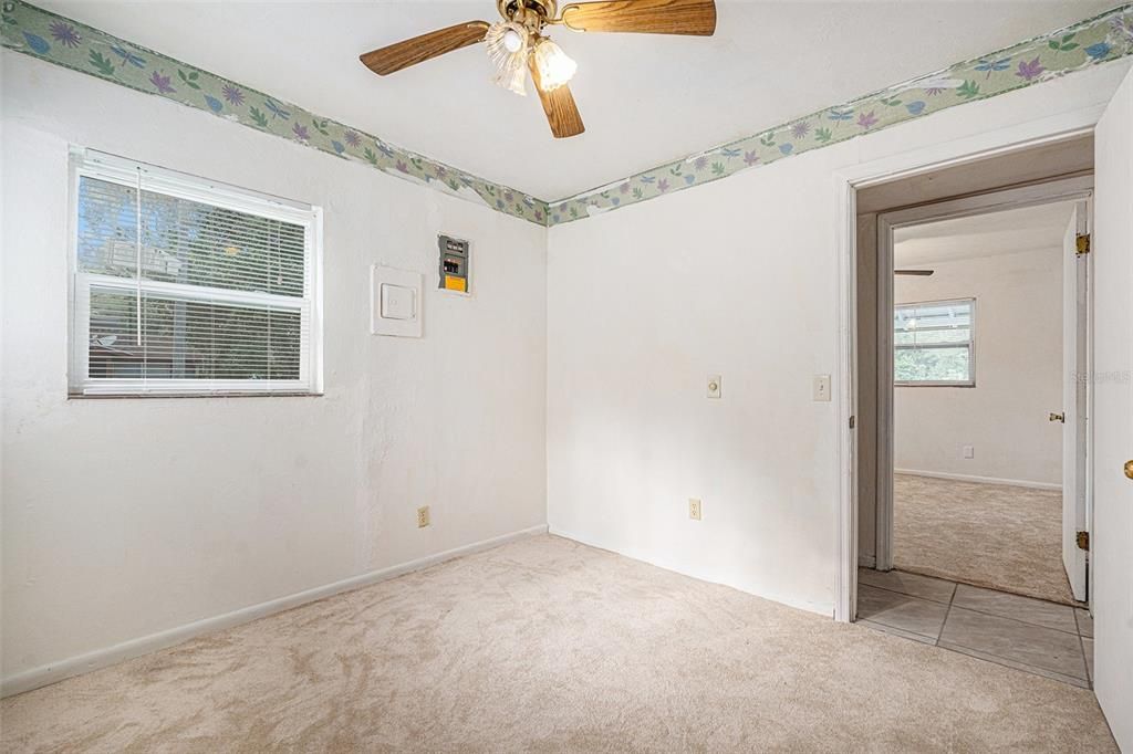 Active With Contract: $99,000 (3 beds, 1 baths, 816 Square Feet)