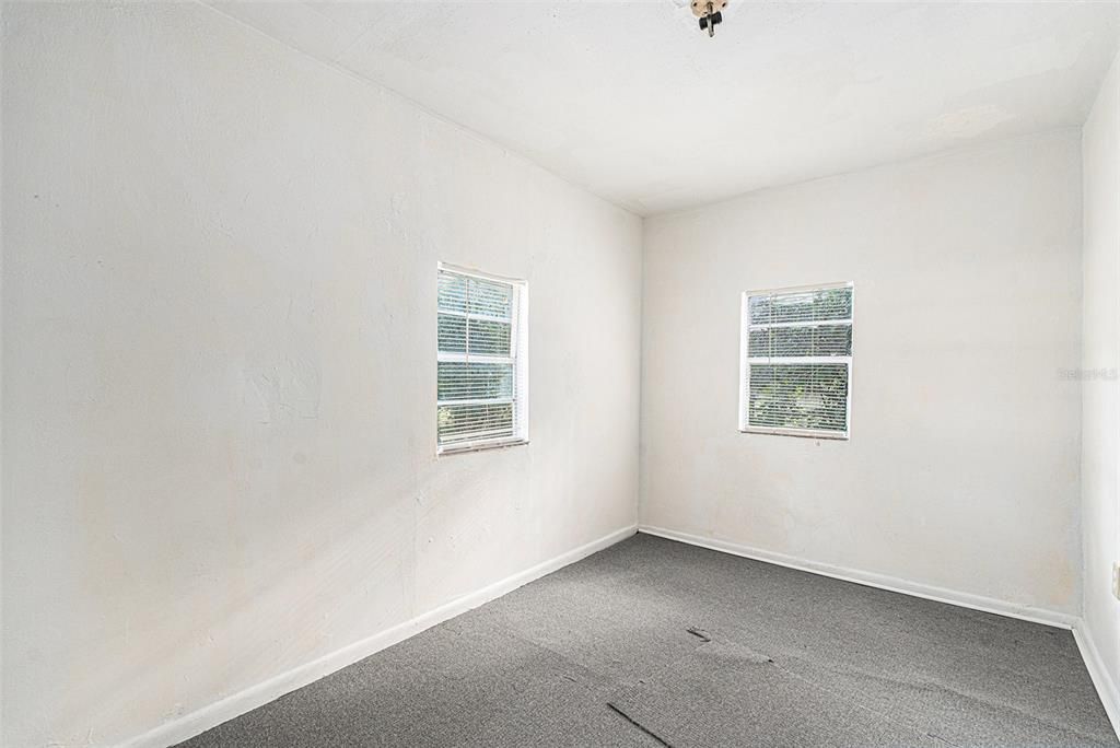 Active With Contract: $99,000 (3 beds, 1 baths, 816 Square Feet)