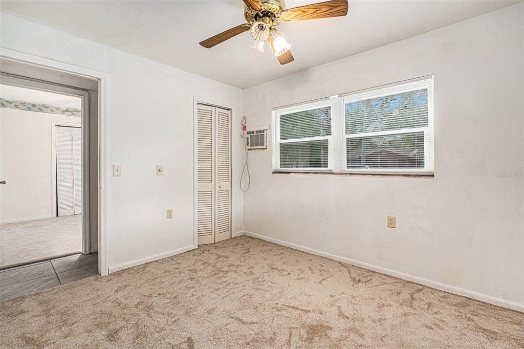 Active With Contract: $99,000 (3 beds, 1 baths, 816 Square Feet)