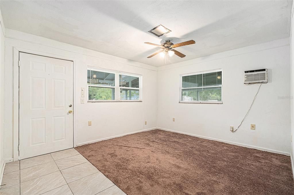 Active With Contract: $99,000 (3 beds, 1 baths, 816 Square Feet)