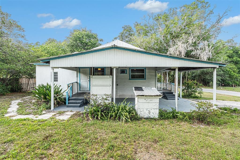 Active With Contract: $99,000 (3 beds, 1 baths, 816 Square Feet)