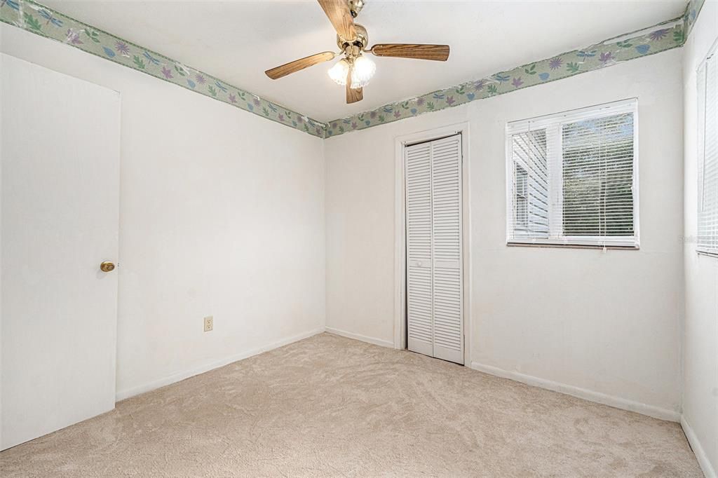 Active With Contract: $99,000 (3 beds, 1 baths, 816 Square Feet)