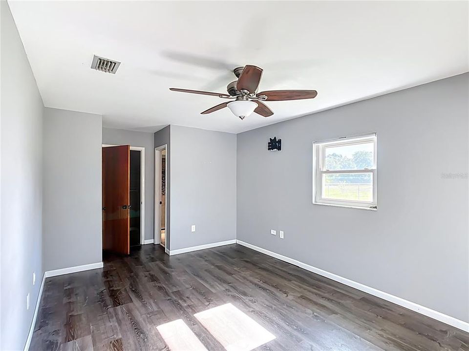 На продажу: $369,900 (3 спален, 2 ванн, 1764 Квадратных фут)