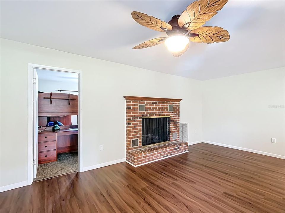 На продажу: $369,900 (3 спален, 2 ванн, 1764 Квадратных фут)