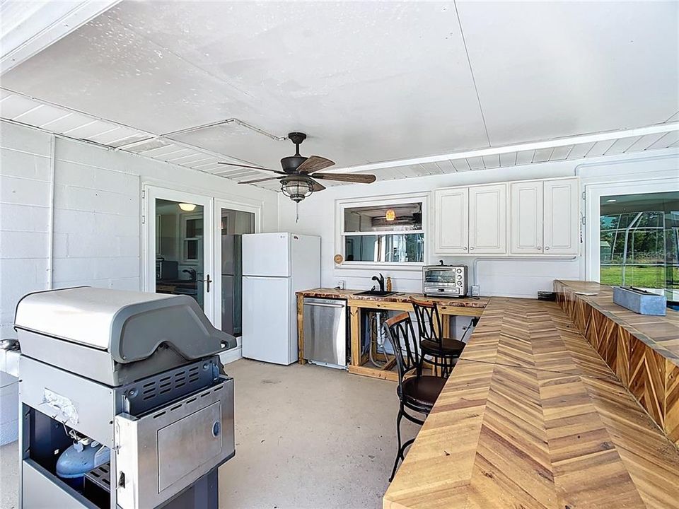 На продажу: $369,900 (3 спален, 2 ванн, 1764 Квадратных фут)