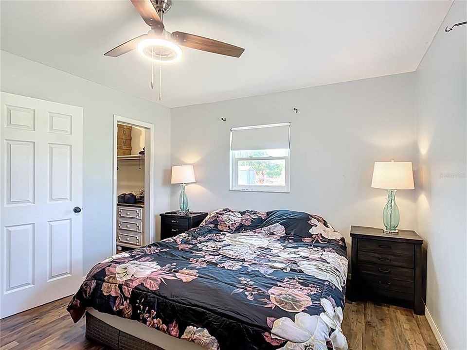 На продажу: $369,900 (3 спален, 2 ванн, 1764 Квадратных фут)