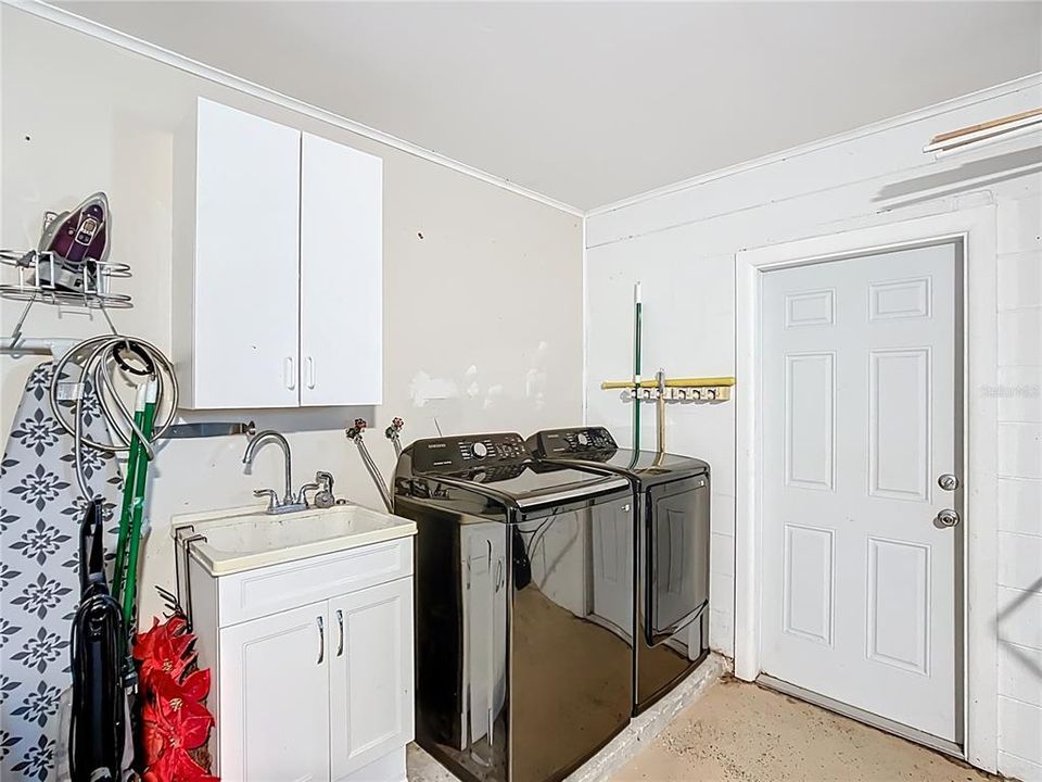 На продажу: $369,900 (3 спален, 2 ванн, 1764 Квадратных фут)