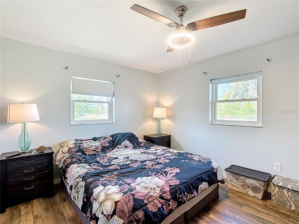 На продажу: $369,900 (3 спален, 2 ванн, 1764 Квадратных фут)