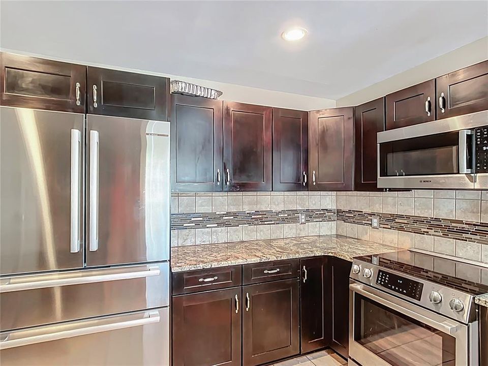 На продажу: $369,900 (3 спален, 2 ванн, 1764 Квадратных фут)