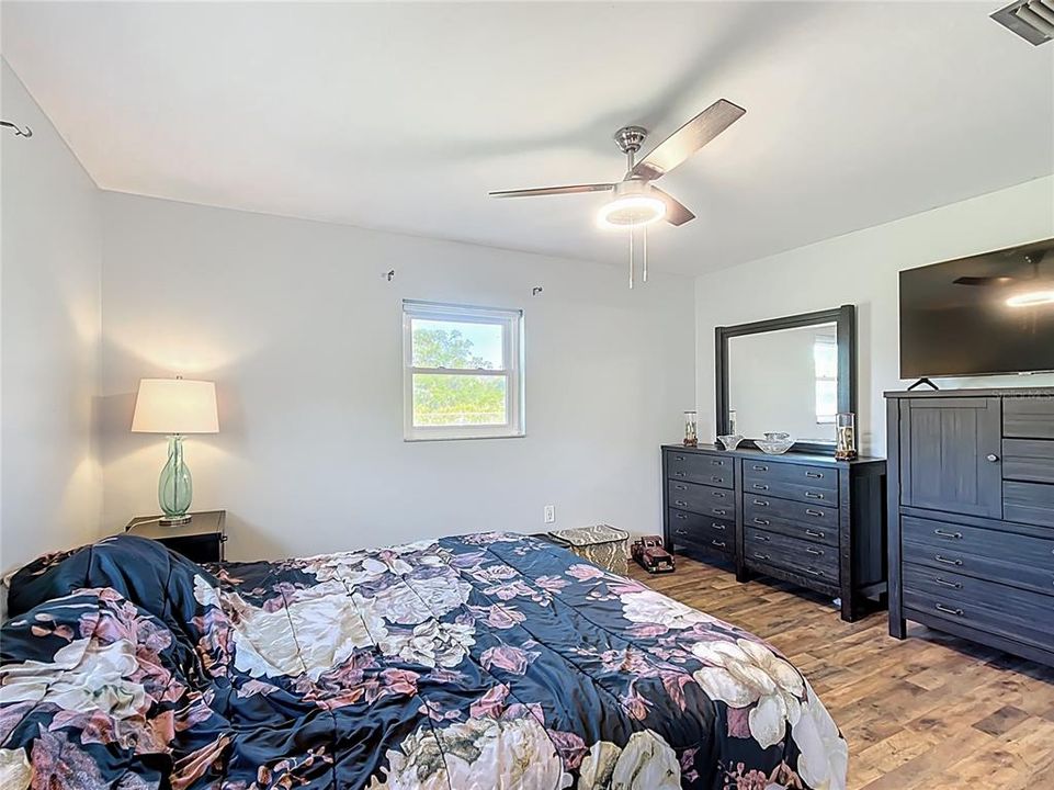 На продажу: $369,900 (3 спален, 2 ванн, 1764 Квадратных фут)