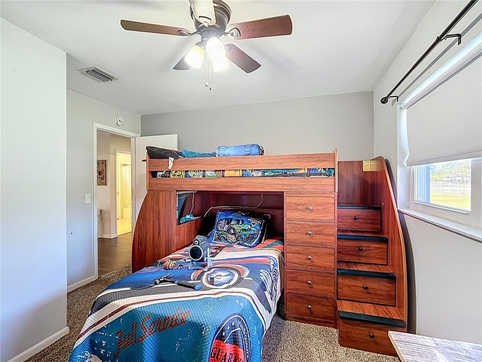 На продажу: $369,900 (3 спален, 2 ванн, 1764 Квадратных фут)