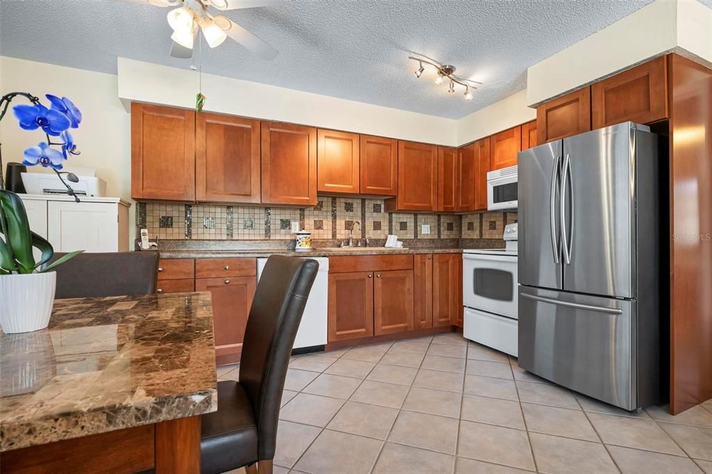 Activo con contrato: $919,000 (2 camas, 0 baños, 1200 Pies cuadrados)