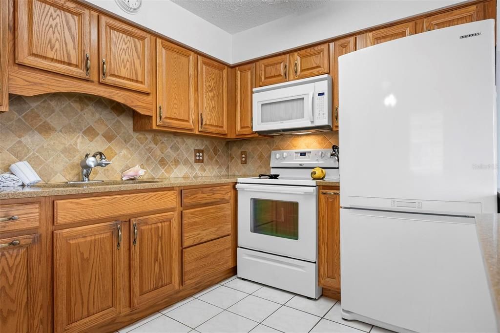 Activo con contrato: $919,000 (2 camas, 0 baños, 1200 Pies cuadrados)