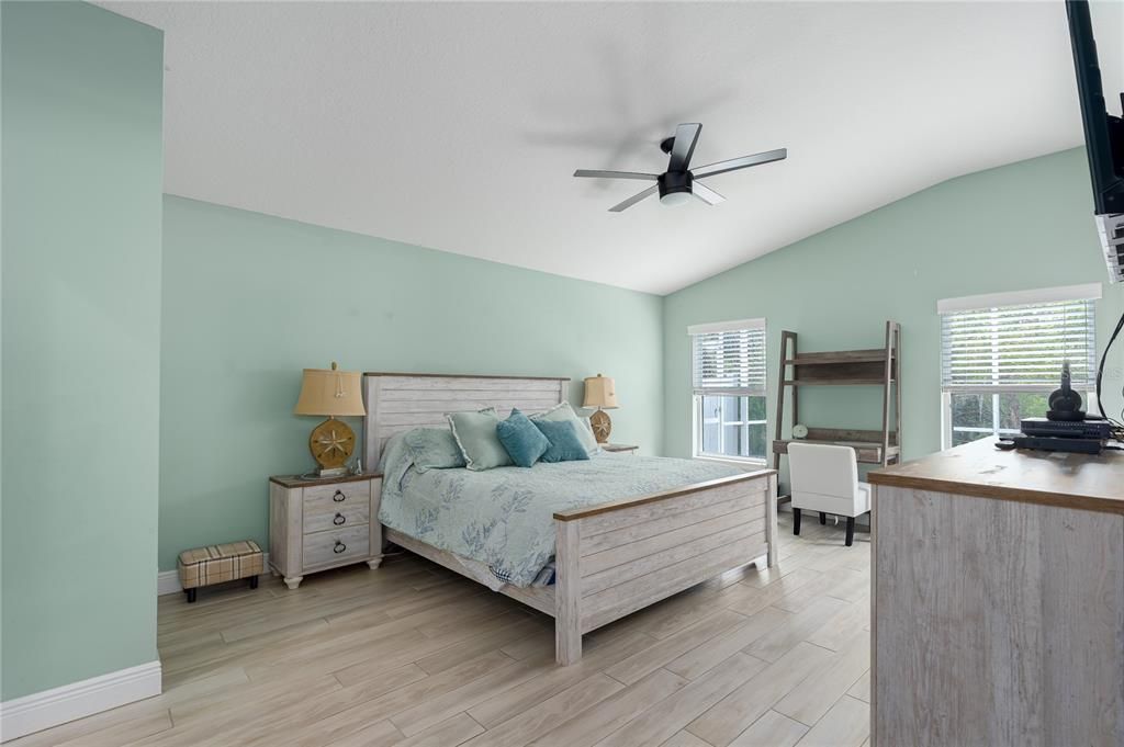 For Sale: $413,500 (3 beds, 2 baths, 1713 Square Feet)