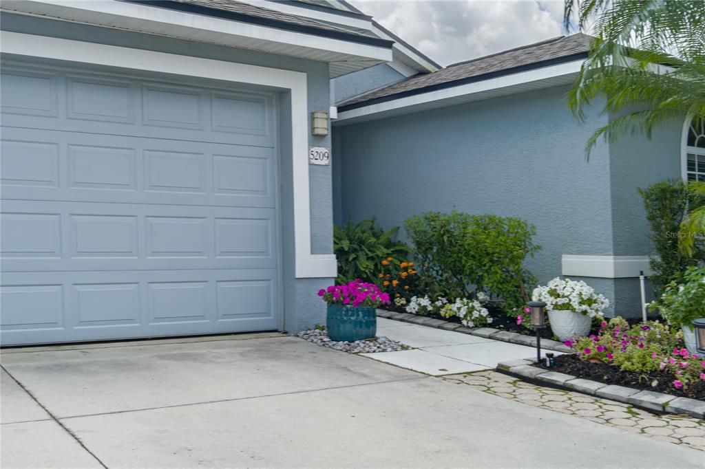 For Sale: $413,500 (3 beds, 2 baths, 1713 Square Feet)