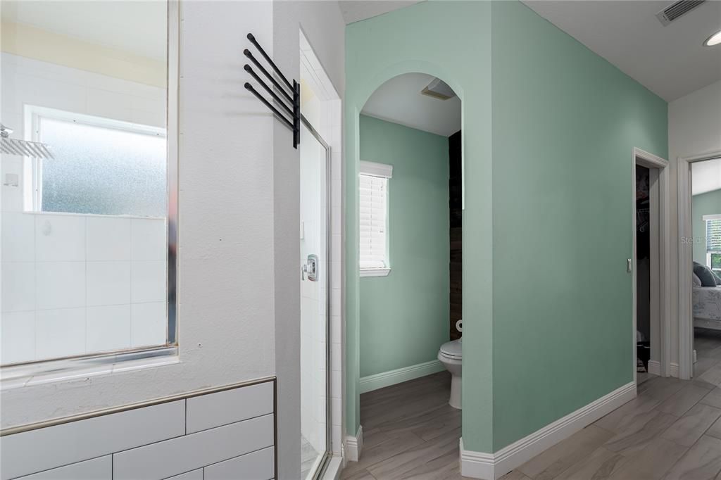 For Sale: $413,500 (3 beds, 2 baths, 1713 Square Feet)