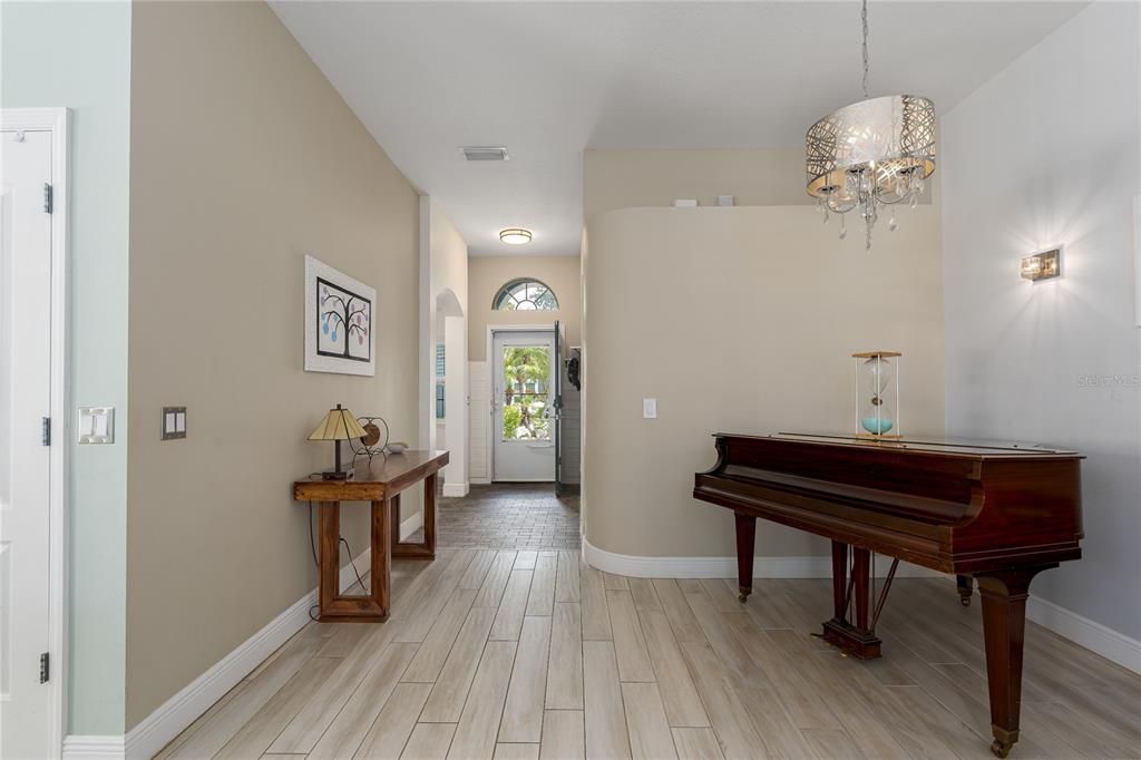 For Sale: $413,500 (3 beds, 2 baths, 1713 Square Feet)