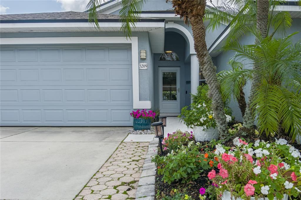 For Sale: $413,500 (3 beds, 2 baths, 1713 Square Feet)