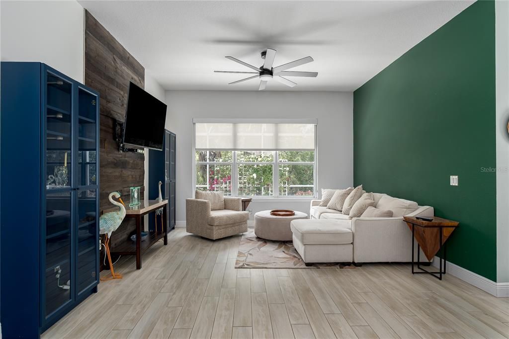 For Sale: $413,500 (3 beds, 2 baths, 1713 Square Feet)