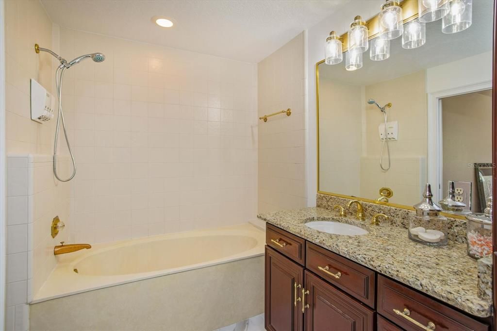 待售: $2,995,000 (6 贝兹, 5 浴室, 6819 平方英尺)