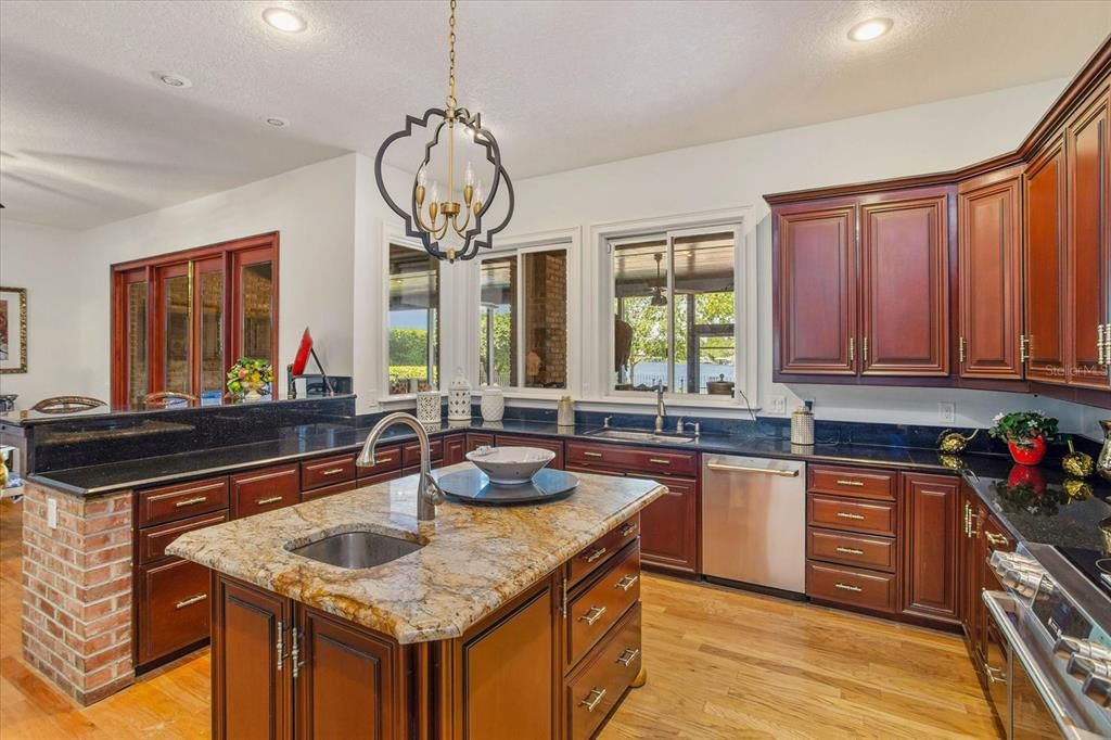 待售: $2,995,000 (6 贝兹, 5 浴室, 6819 平方英尺)