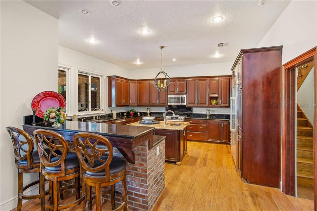 待售: $2,995,000 (6 贝兹, 5 浴室, 6819 平方英尺)