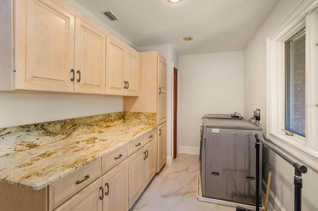 待售: $2,995,000 (6 贝兹, 5 浴室, 6819 平方英尺)