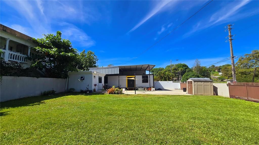 На продажу: $176,000 (2 спален, 2 ванн, 200 Квадратных фут)