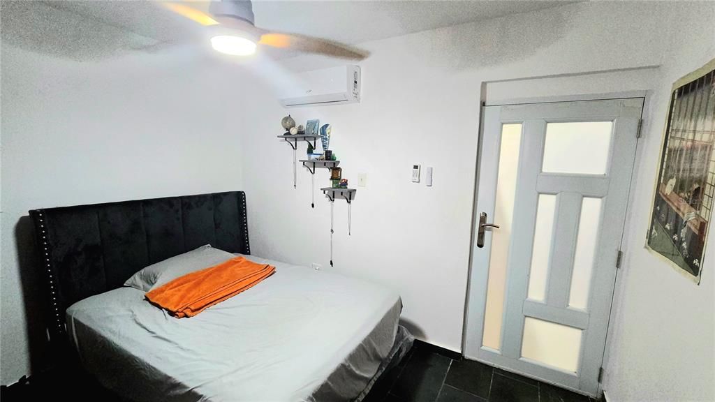 На продажу: $176,000 (2 спален, 2 ванн, 200 Квадратных фут)