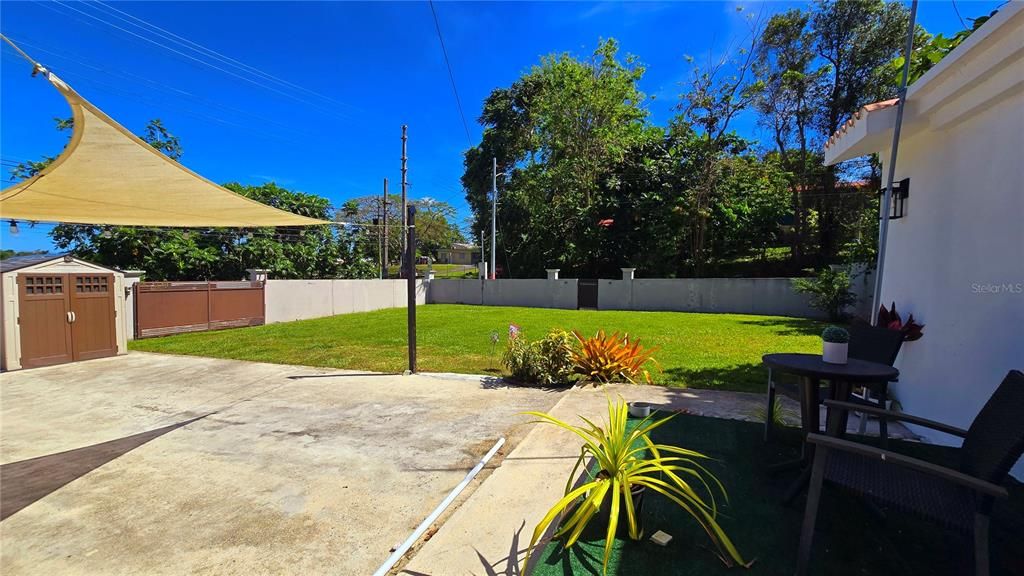 На продажу: $176,000 (2 спален, 2 ванн, 200 Квадратных фут)