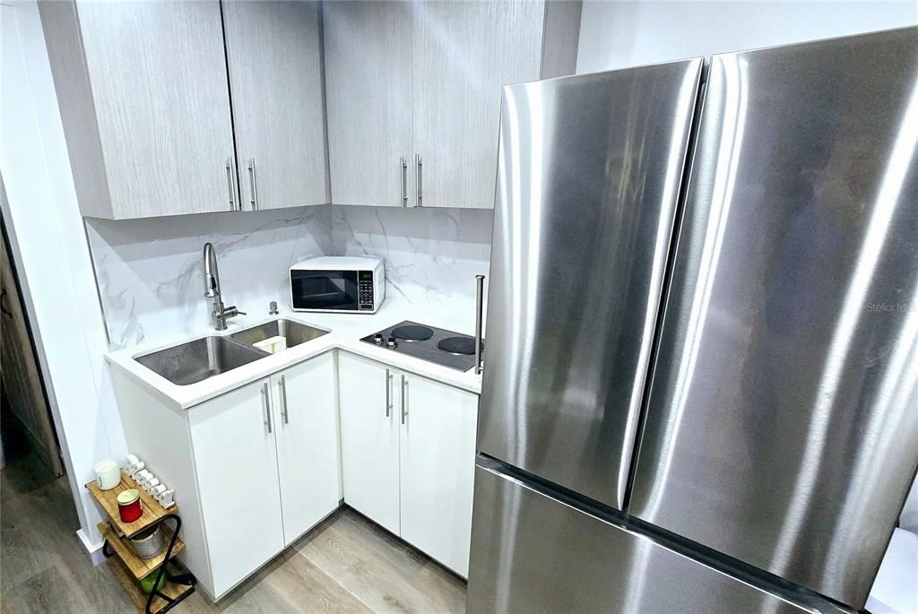 На продажу: $176,000 (2 спален, 2 ванн, 200 Квадратных фут)