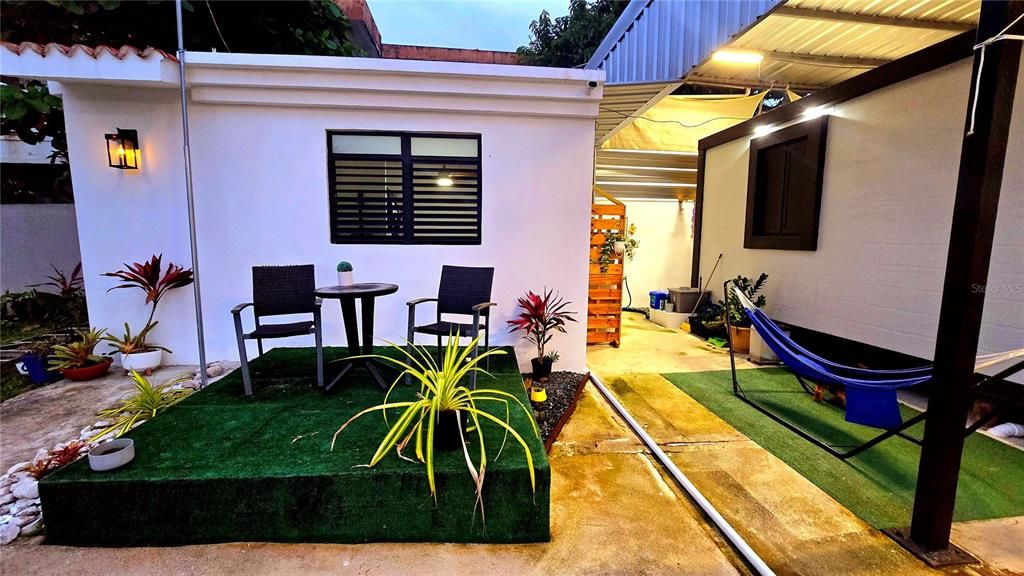 На продажу: $176,000 (2 спален, 2 ванн, 200 Квадратных фут)