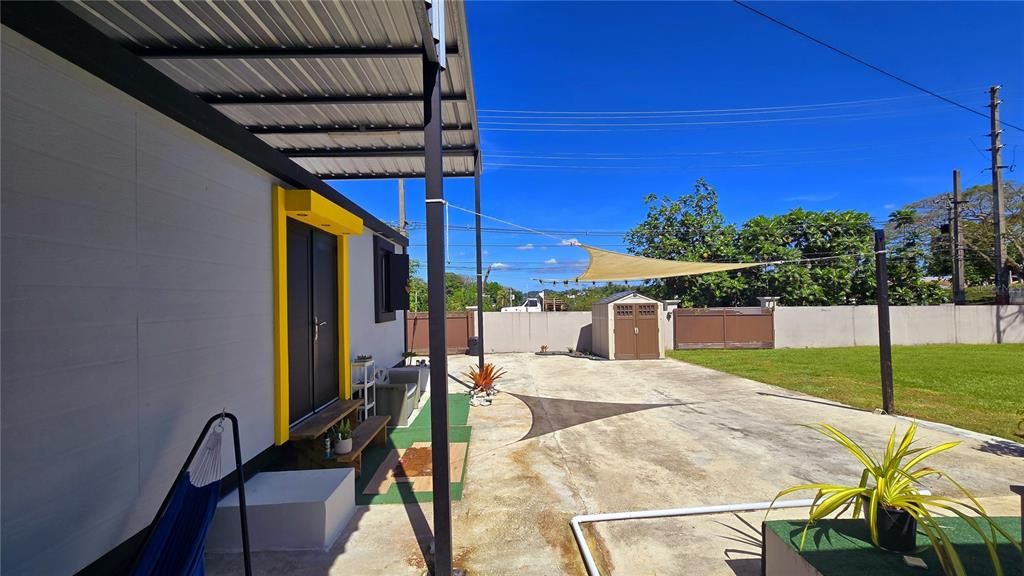 На продажу: $176,000 (2 спален, 2 ванн, 200 Квадратных фут)