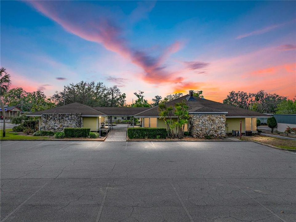 待售: $999,900 (0 贝兹, 0 浴室, 4534 平方英尺)