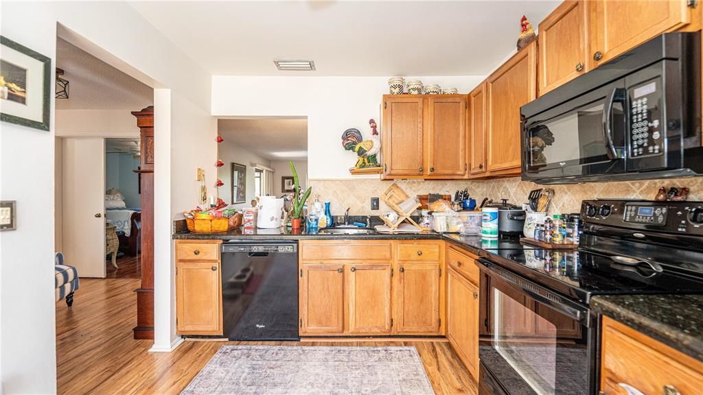 For Sale: $234,900 (2 beds, 2 baths, 1120 Square Feet)