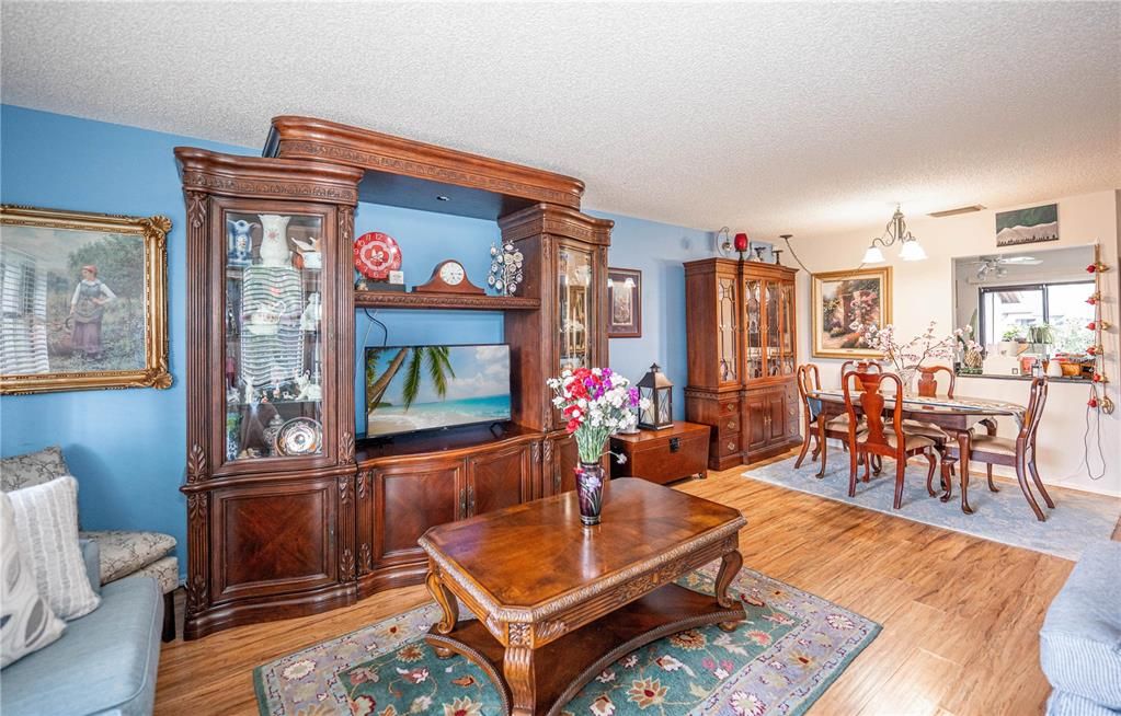 For Sale: $234,900 (2 beds, 2 baths, 1120 Square Feet)