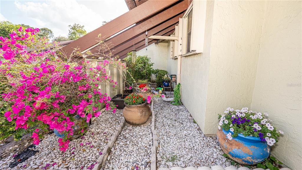 For Sale: $234,900 (2 beds, 2 baths, 1120 Square Feet)