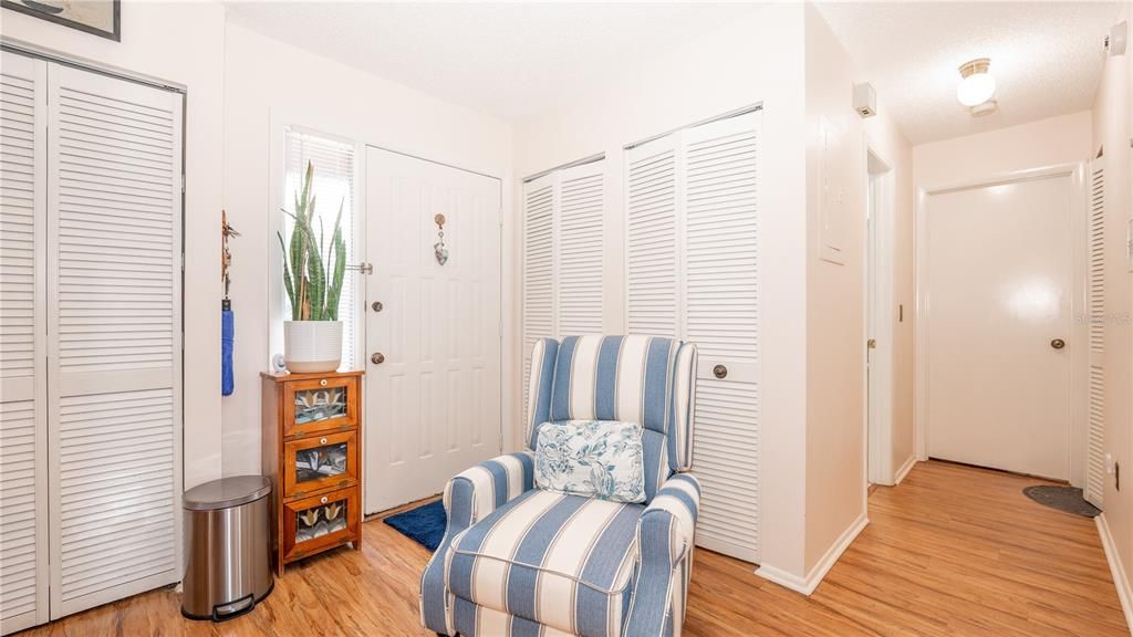 For Sale: $234,900 (2 beds, 2 baths, 1120 Square Feet)