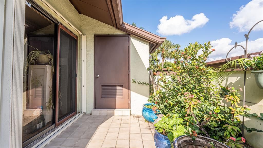 For Sale: $234,900 (2 beds, 2 baths, 1120 Square Feet)