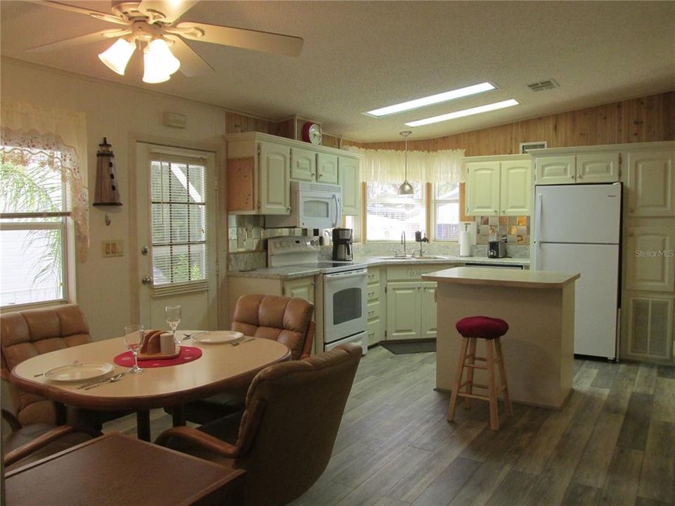 待售: $150,000 (2 贝兹, 2 浴室, 1080 平方英尺)