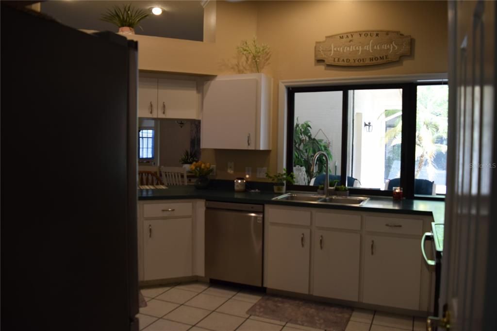 待售: $684,000 (4 贝兹, 3 浴室, 3183 平方英尺)